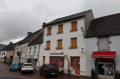 Maison - 232 m² - 11 pièces