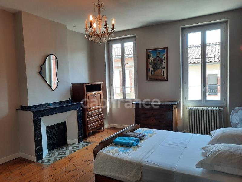 Maison - 198 m² - 8 pièces