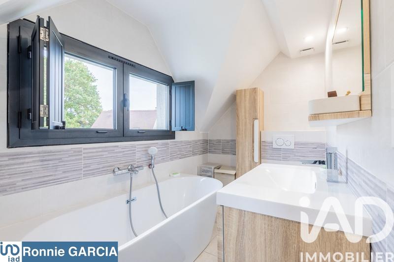 Maison - 185 m² - 6 pièces