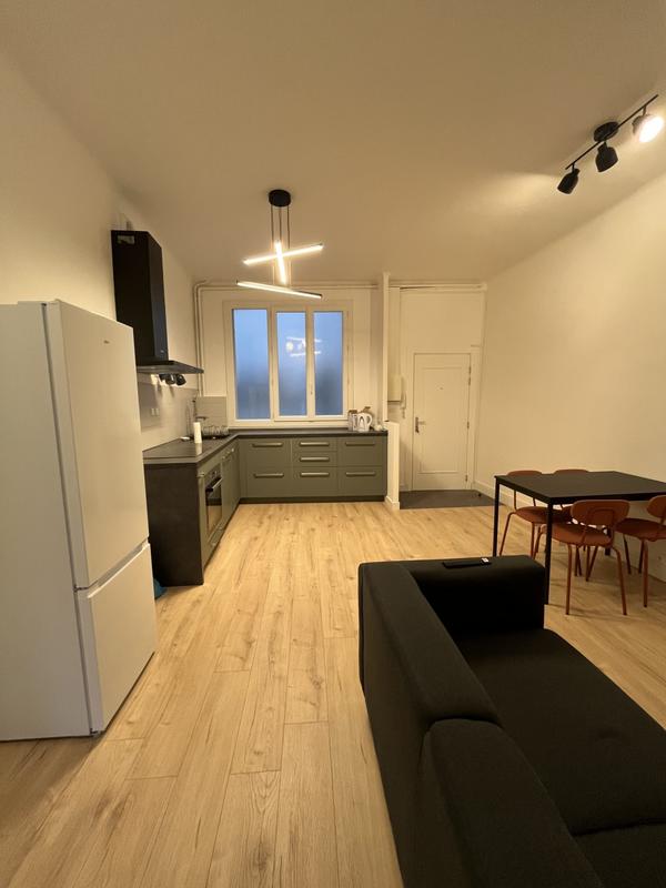 Appartement - 93 m² - 4 pièces