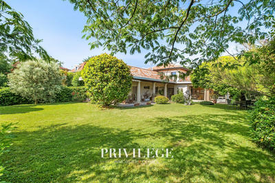 Maison - 200 m² - 6 pièces