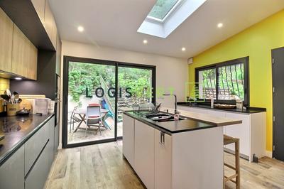 Maison - 141 m² - 7 pièces