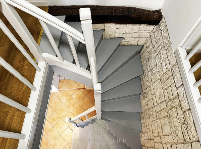 Maison - 221 m² - 7 pièces