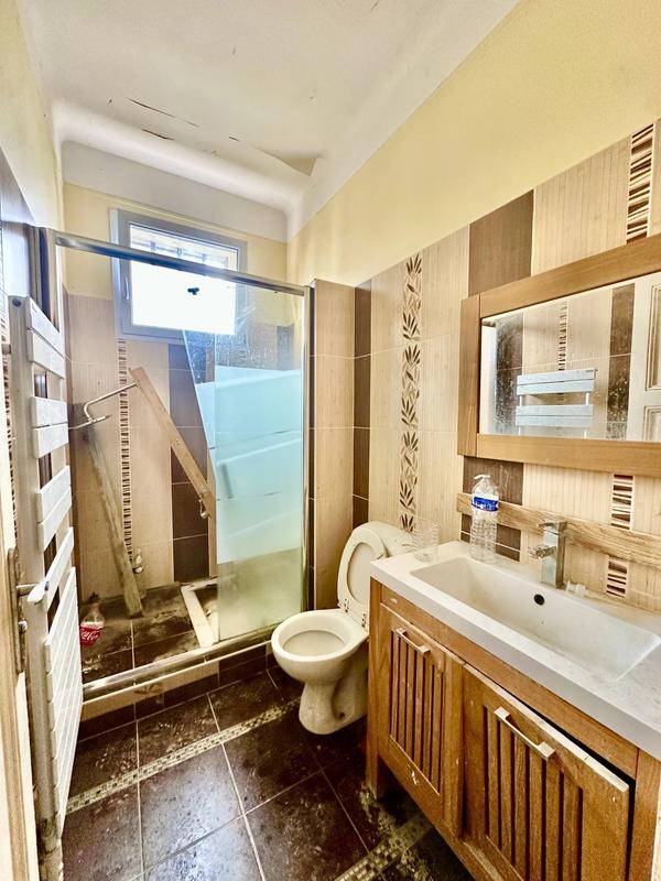 Maison - 201 m² - 6 pièces