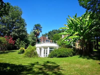 Maison ancienne - 447 m² - 16 pièces