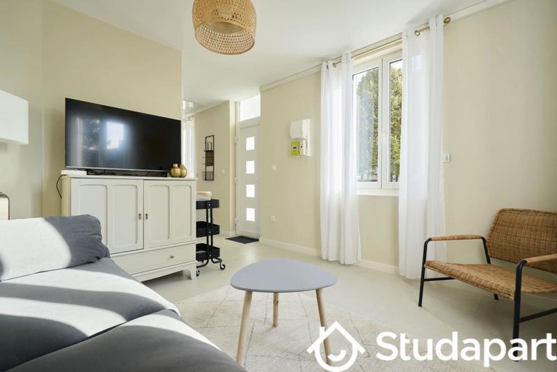 Chambre - 13 m² - 1 pièce