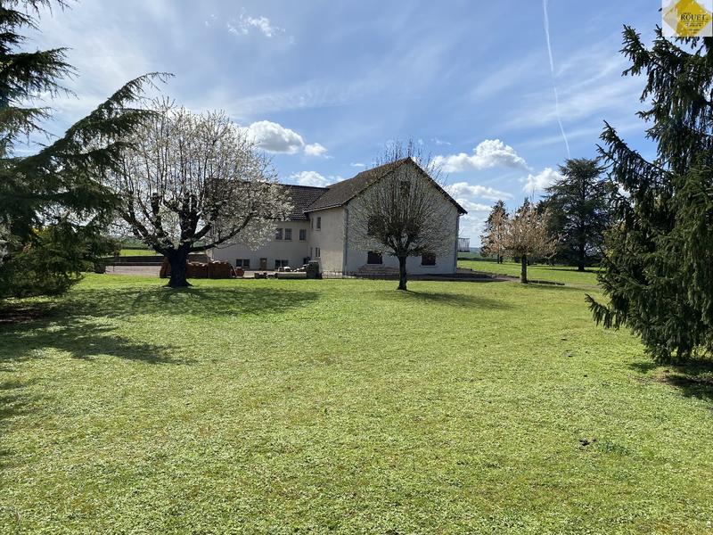 Maison - 259 m² - 8 pièces