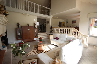 Maison - 234 m² - 7 pièces