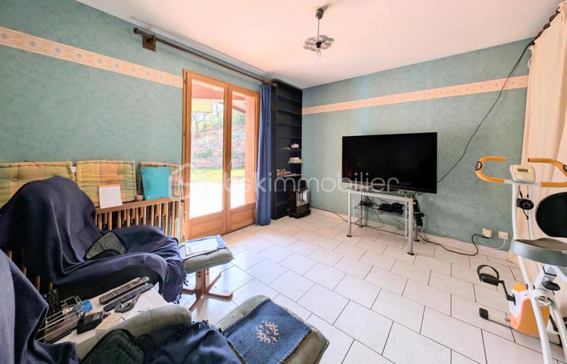 Propriété - 257 m² - 11 pièces