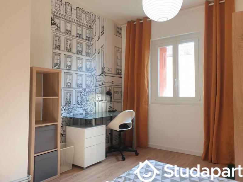 Chambre - 9 m² - 1 pièce
