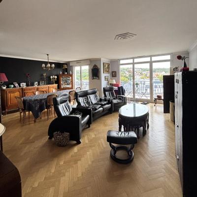 Appartement - 87 m² - 4 pièces