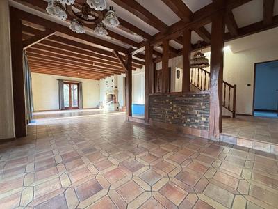 Maison - 225 m² - 8 pièces