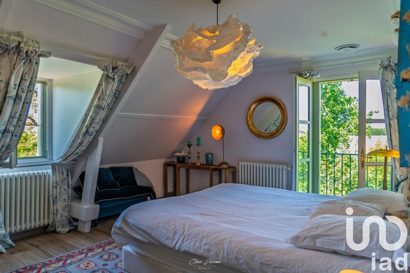 Maison - 375 m² - 11 pièces