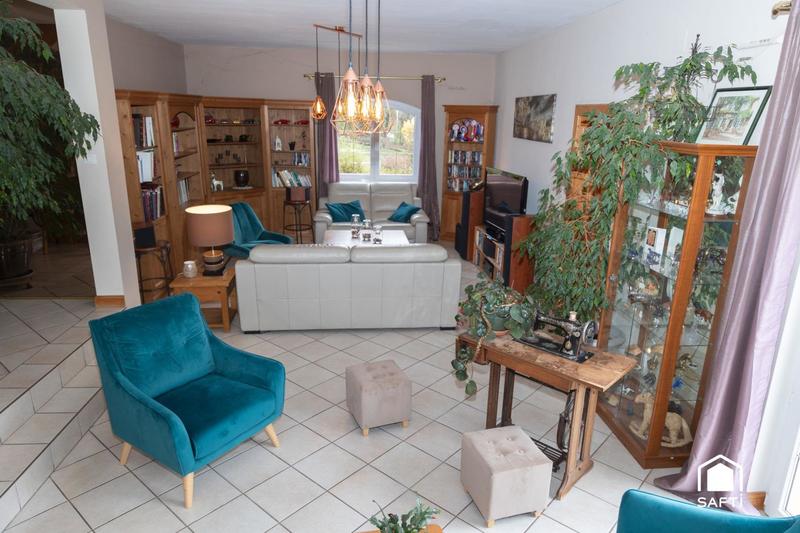 Maison - 186 m² - 6 pièces