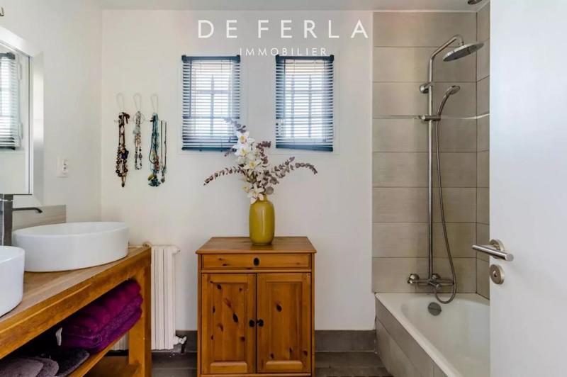 Villa - 162 m² - 6 pièces