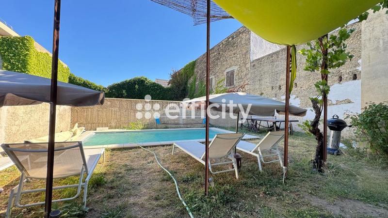 Immeuble - 213 m² - 10 pièces