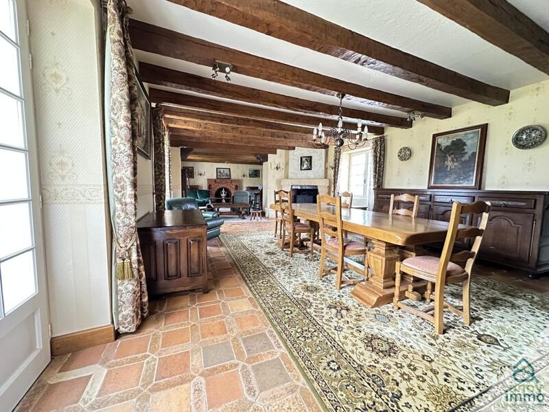 Maison - 287 m² - 9 pièces