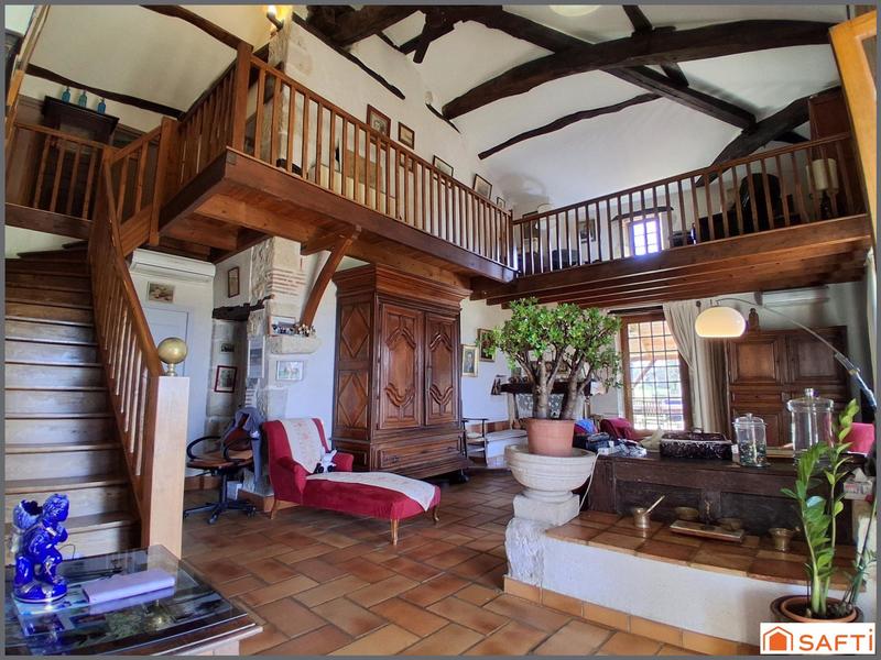 Maison - 205 m² - 6 pièces