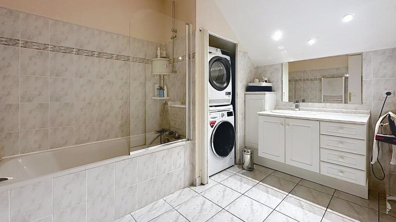 Maison - 81 m² - 5 pièces