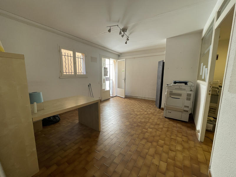 Fonds de commerce - Magasins - 128 m²