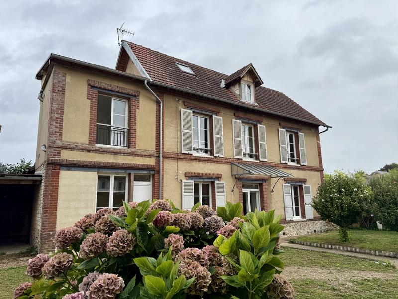 Maison - 102 m² - 5 pièces