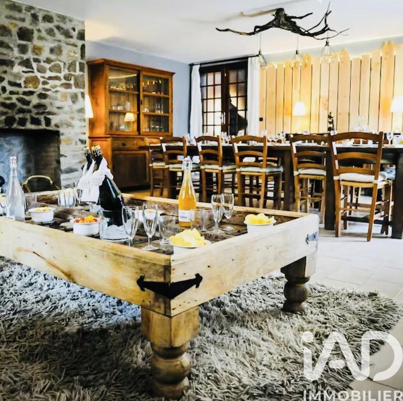 Maison - 440 m² - 9 pièces