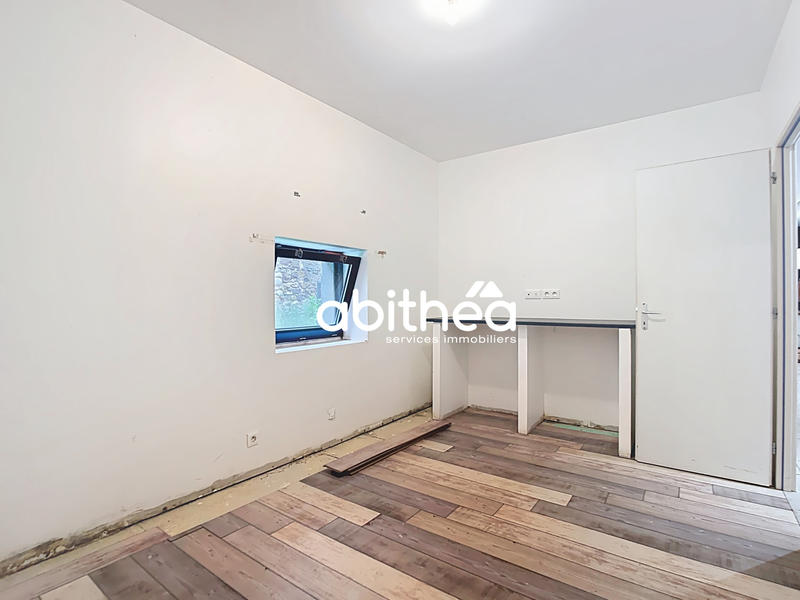 Maison - 360 m² - 2 pièces