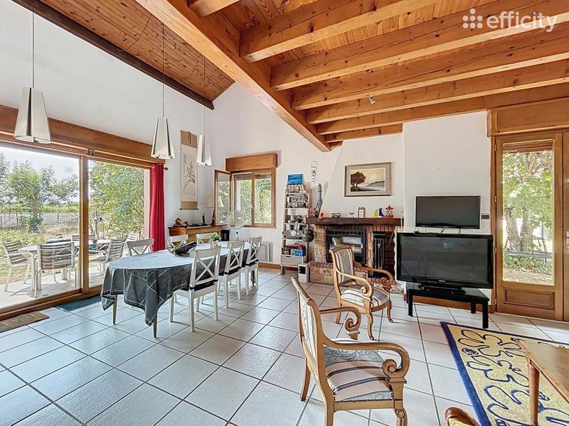 Maison - 194 m² - 6 pièces
