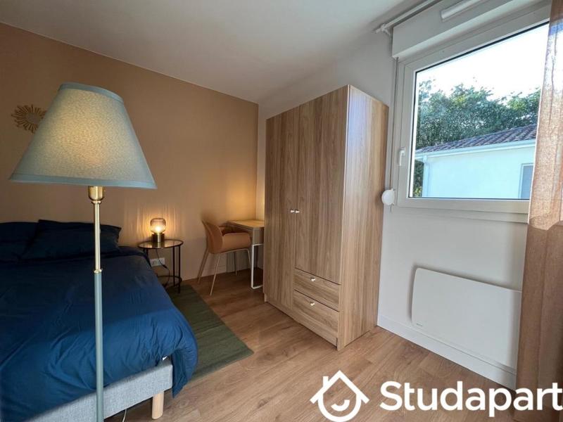 Chambre - 11 m² - 1 pièce