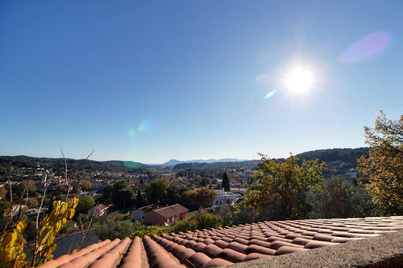 Maison - 303 m² - 8 pièces