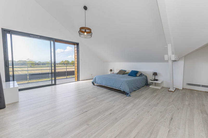 Maison - 345 m² - 10 pièces