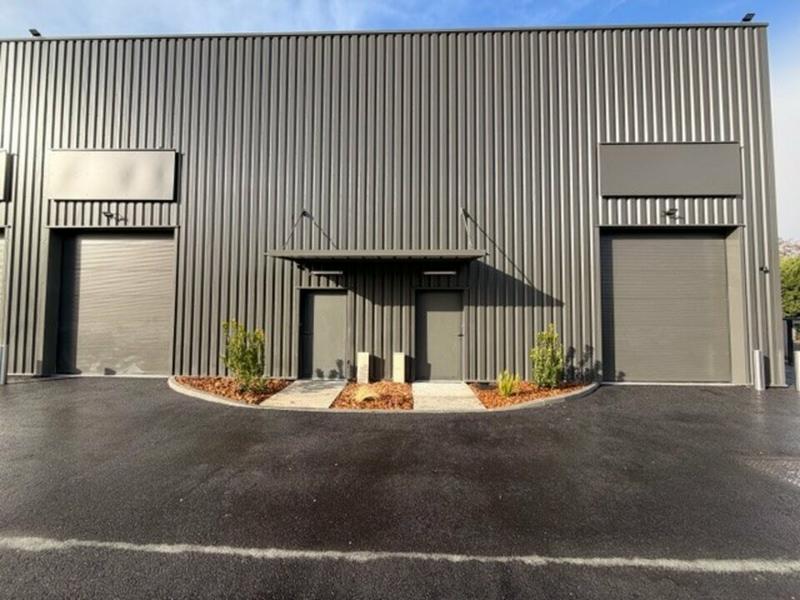Local d'activité / Entrepôt - 93 m²