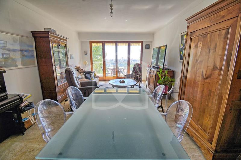 Appartement - 97 m² - 4 pièces