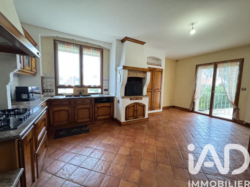 Maison - 293 m² - 9 pièces