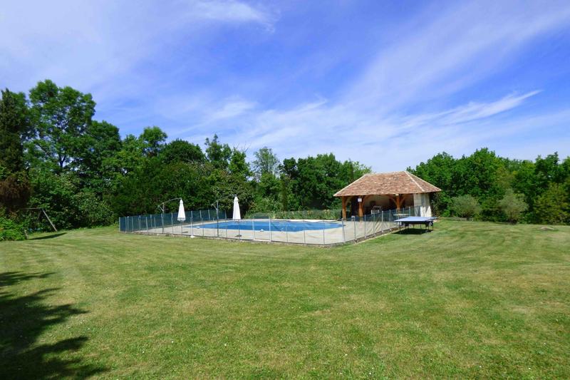 Maison traditionnelle - 276 m² - 10 pièces