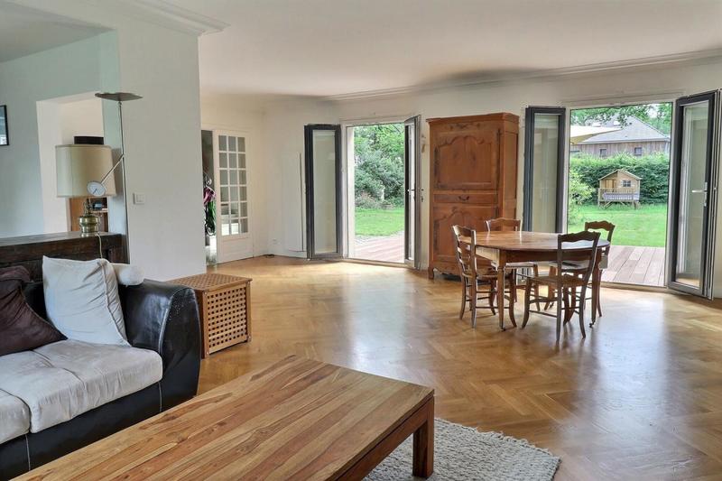 Maison - 230 m² - 7 pièces
