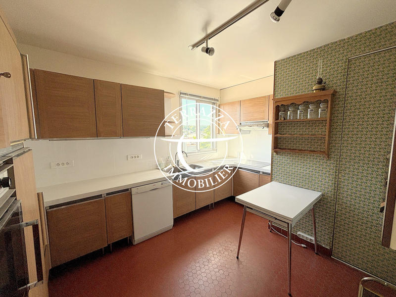 Appartement - 121 m² - 6 pièces