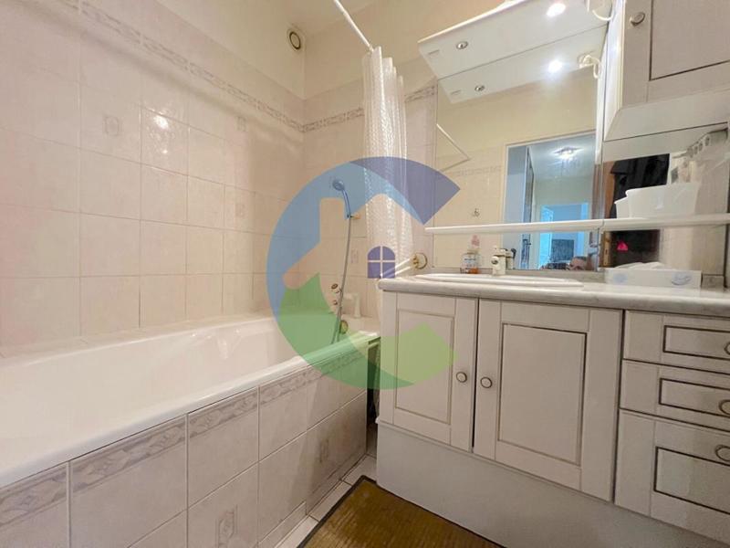 Appartement - 95 m² - 5 pièces