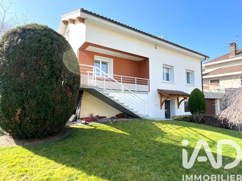 Maison - 196 m² - 7 pièces