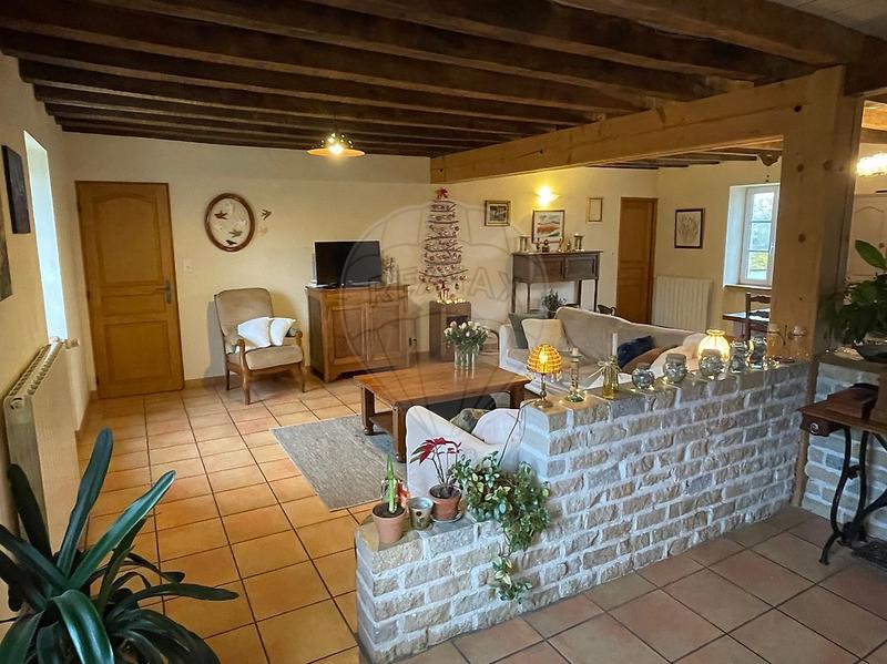 Maison - 212 m² - 7 pièces