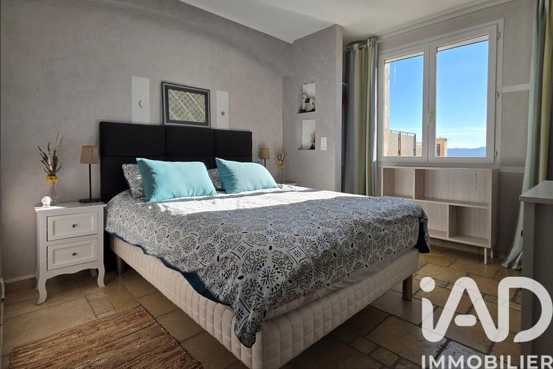 Maison - 182 m² - 7 pièces