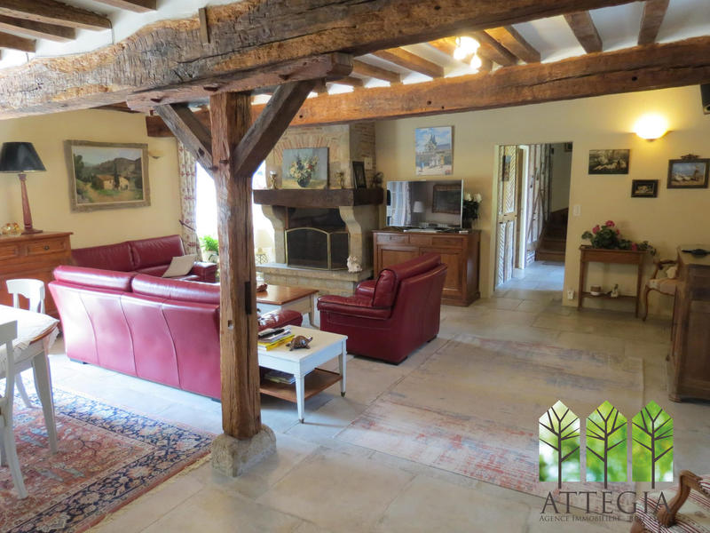 Maison traditionnelle - 422 m² - 14 pièces