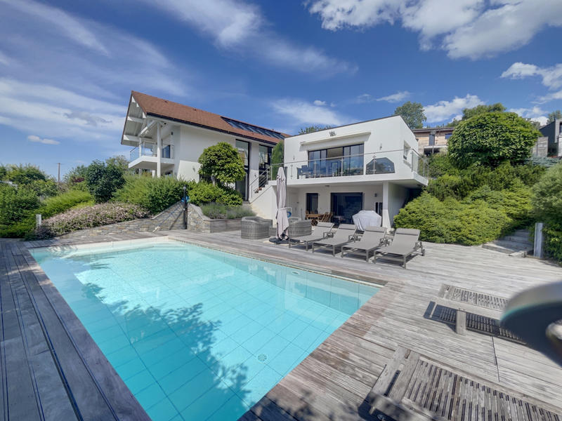 Villa - 231 m² - 6 pièces