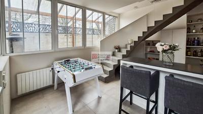 Maison - 250 m² - 9 pièces