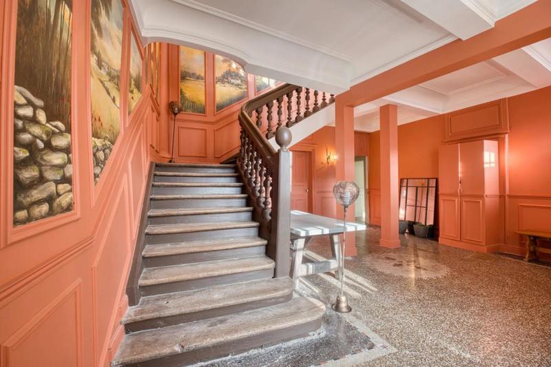 Maison - 321 m² - 12 pièces