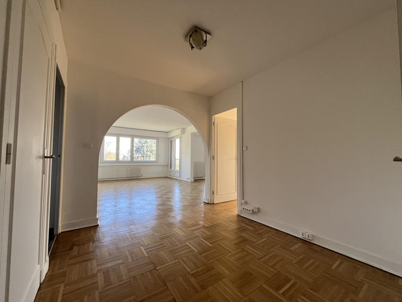 Appartement - 120 m² - 5 pièces