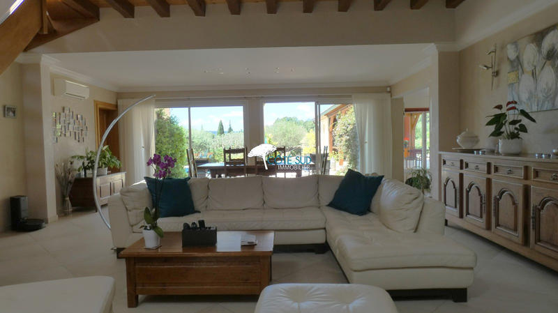 Maison - 220 m² - 9 pièces