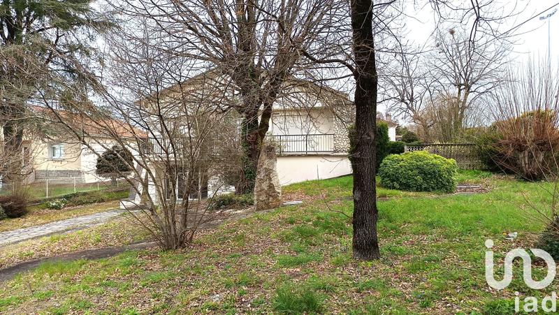 Maison - 237 m² - 6 pièces