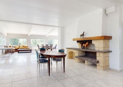 Maison - 255 m² - 8 pièces