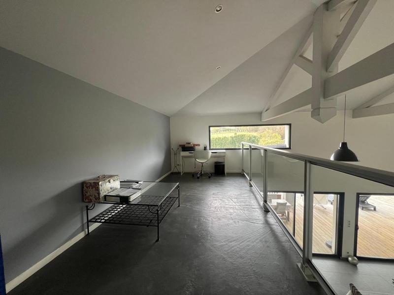 Maison - 185 m² - 5 pièces